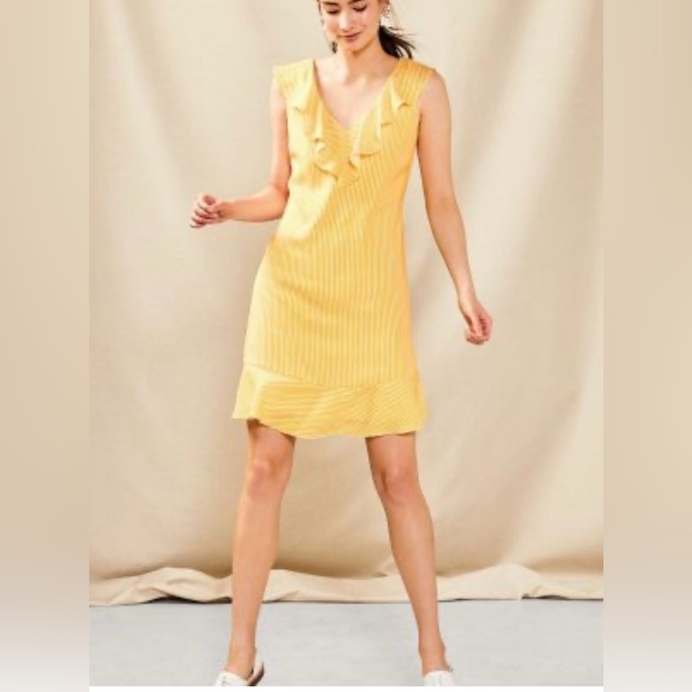 RW&CO Striped/Ruffled Striped Dress-Vneck-Flouncy skirt-Size Medium